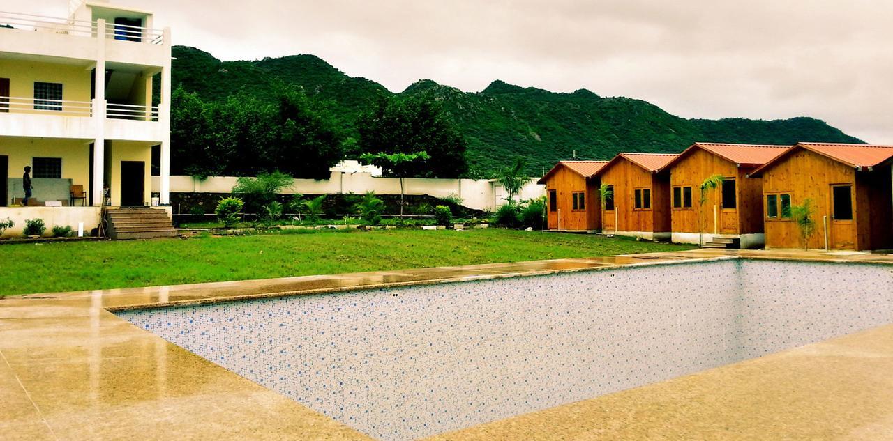 The Rustic Pines Hotel Udaipur Exterior photo