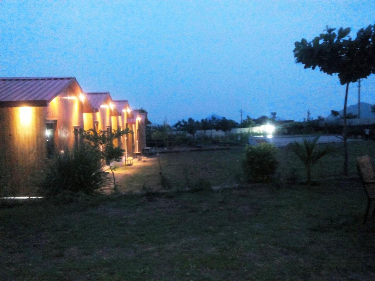 The Rustic Pines Hotel Udaipur Exterior photo