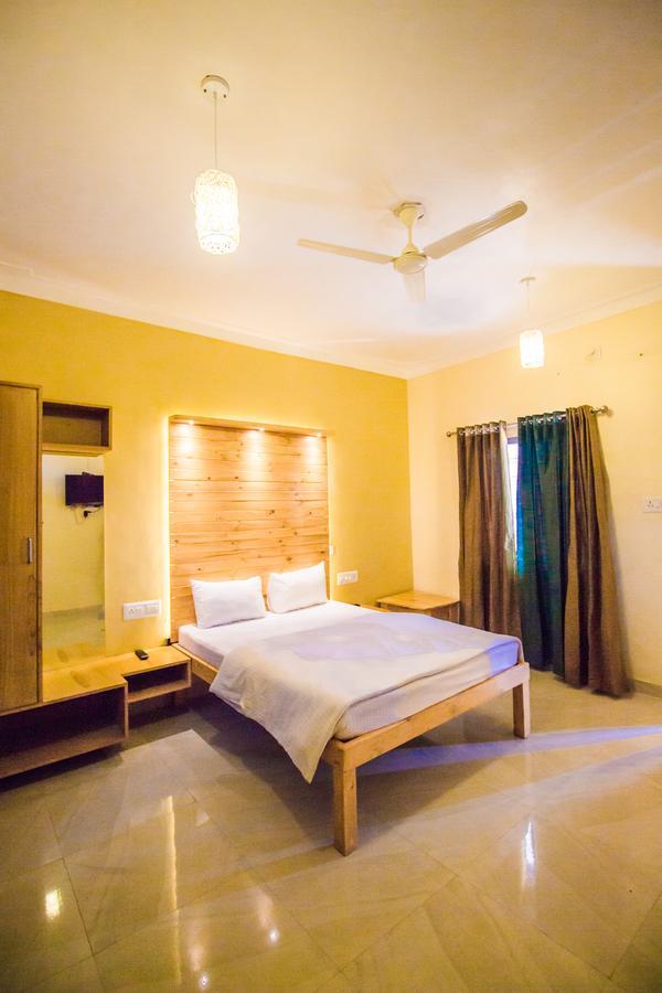 The Rustic Pines Hotel Udaipur Exterior photo